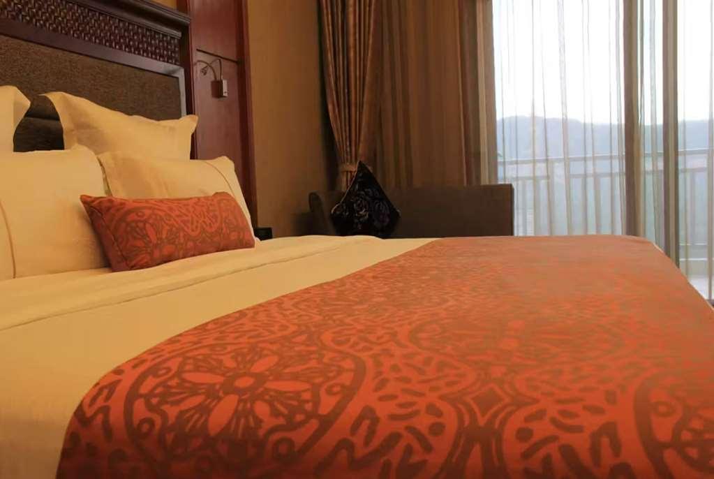 Ramada Plaza Xishuangbanna Hotel Kamer foto