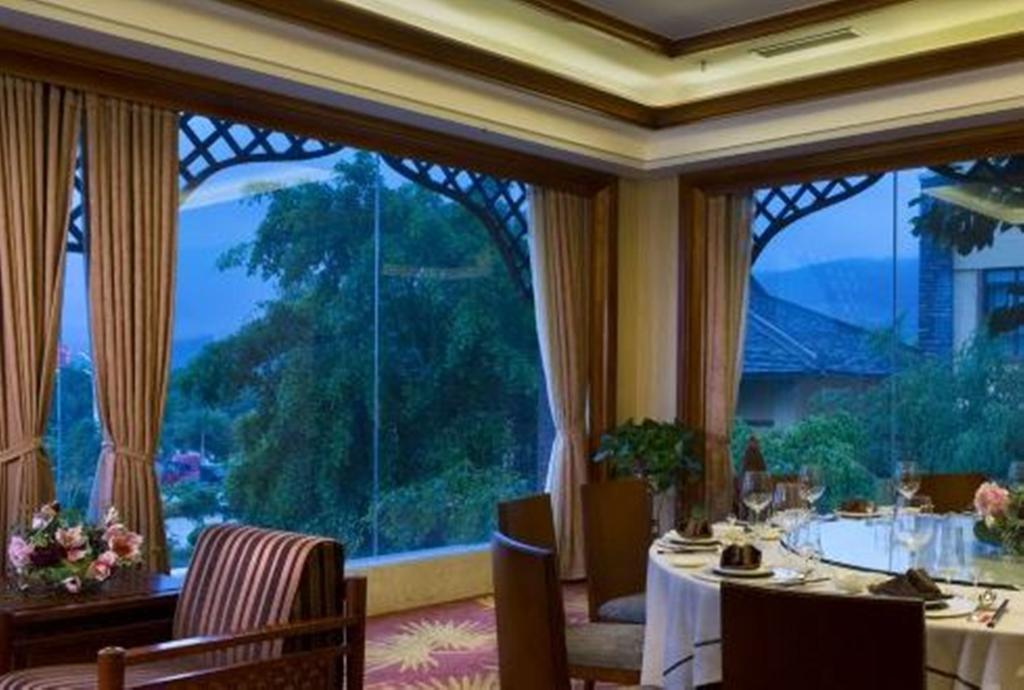 Ramada Plaza Xishuangbanna Hotel Buitenkant foto