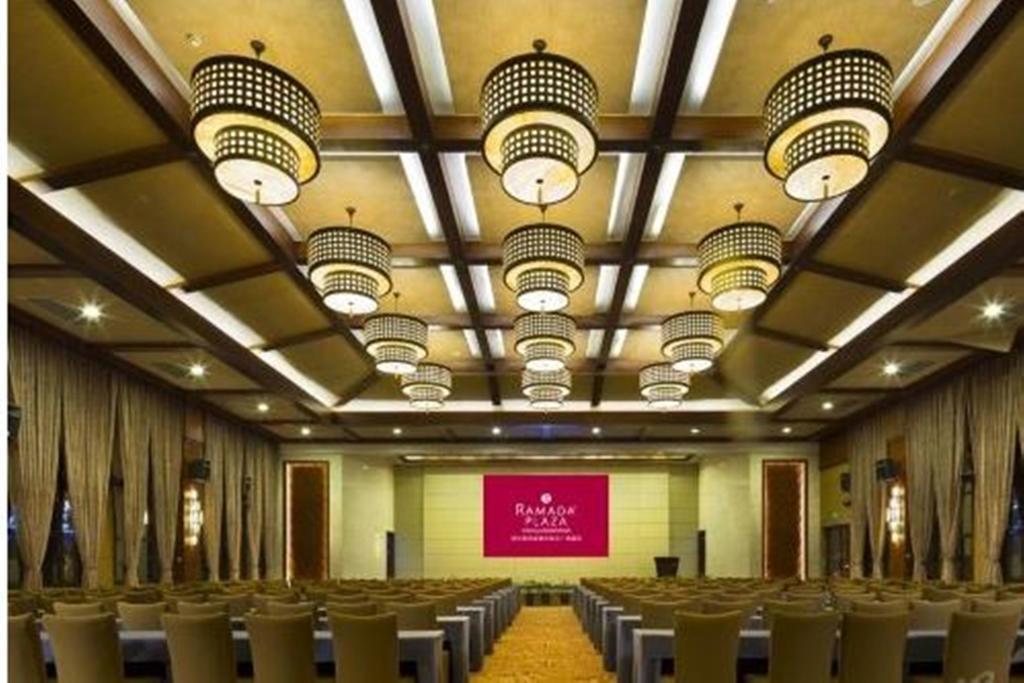 Ramada Plaza Xishuangbanna Hotel Buitenkant foto