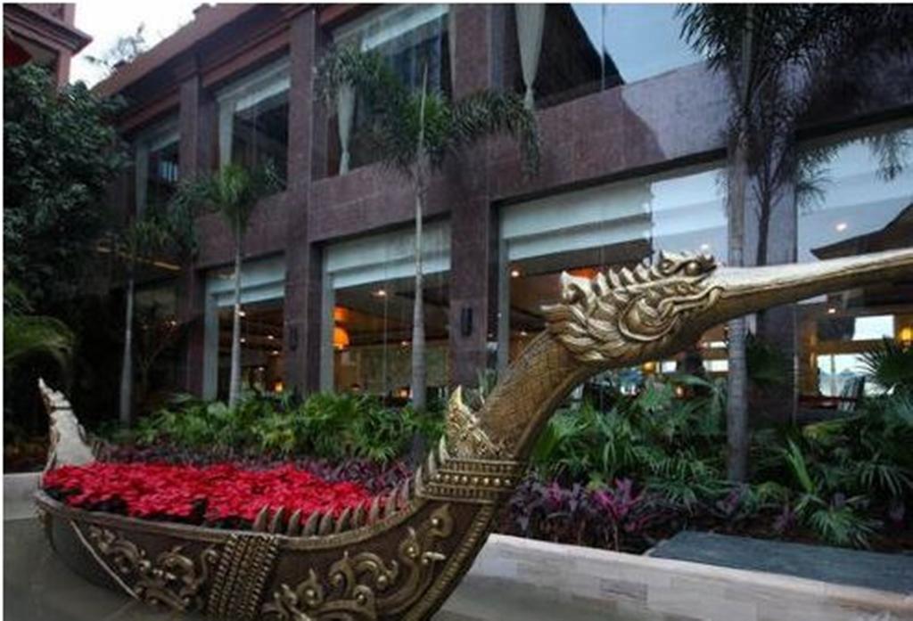 Ramada Plaza Xishuangbanna Hotel Buitenkant foto