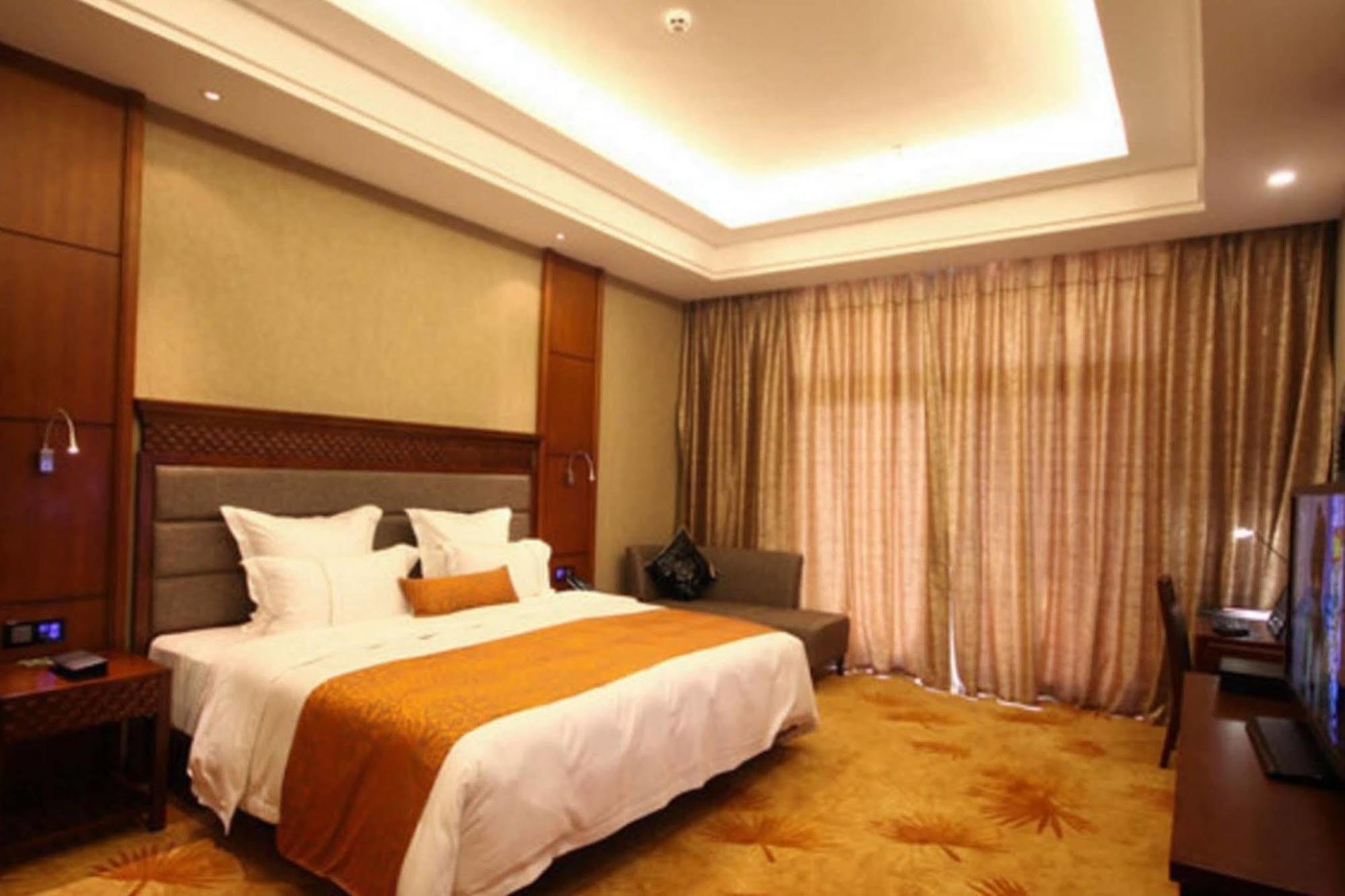 Ramada Plaza Xishuangbanna Hotel Buitenkant foto