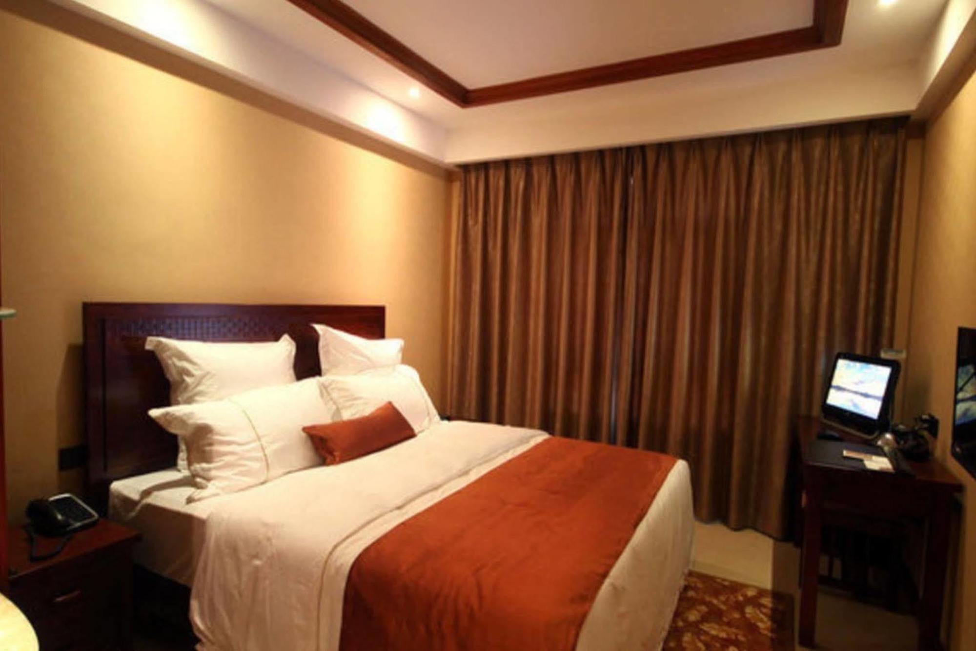 Ramada Plaza Xishuangbanna Hotel Buitenkant foto
